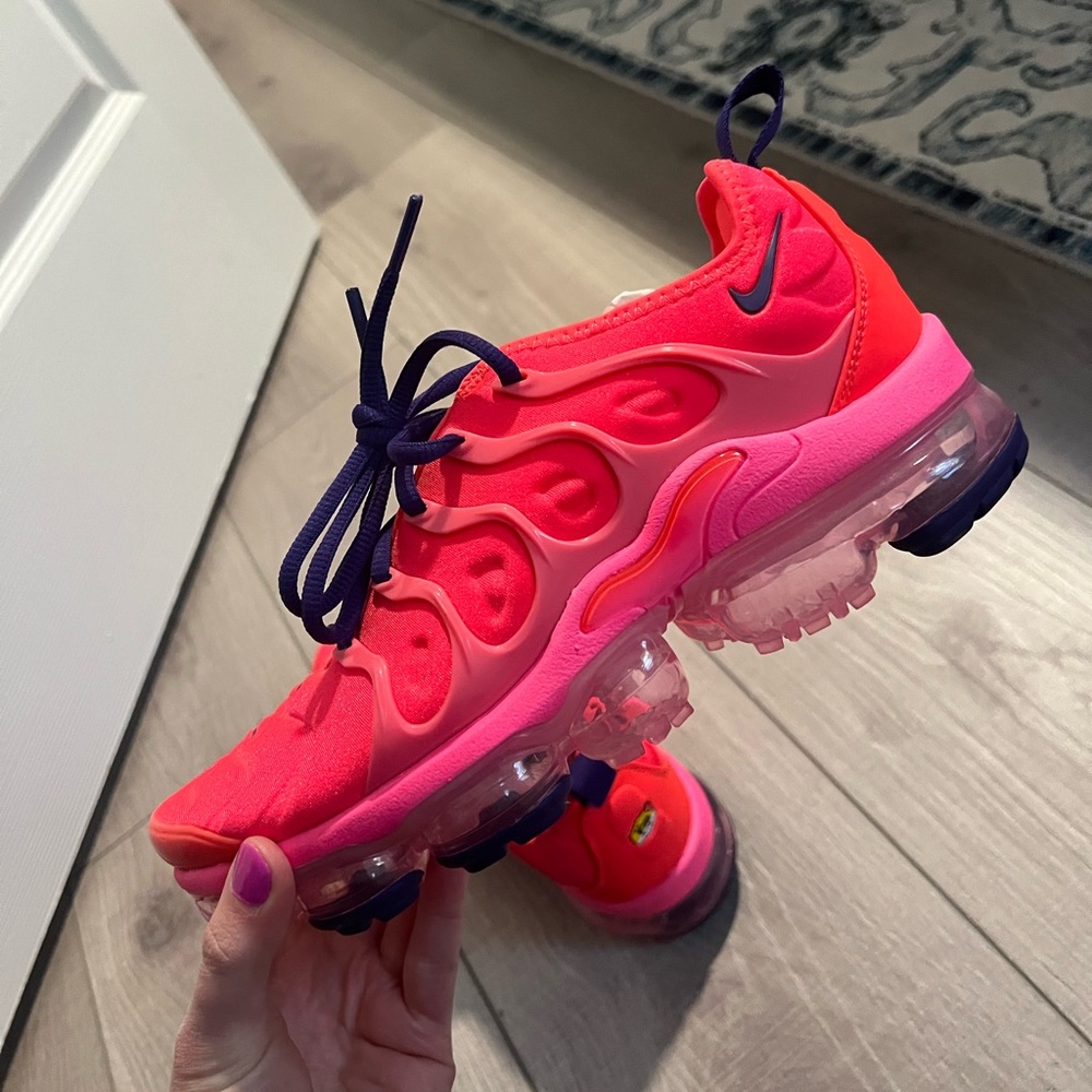NEW Nike VaporMax Plus 
“Bright Crimson”